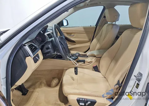 2016 BMW 320 I z USA, uszkodzony, nr VIN WBA8E1G55GNT33669